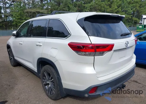 2019 Toyota Highlander Le z USA, uszkodzony, nr VIN 5TDBZRFH2KS943751